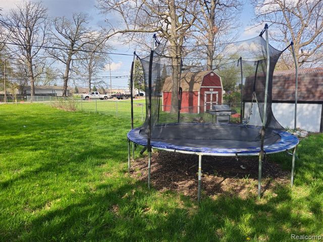 1353 E Decamp Street, Burton, MI 48529