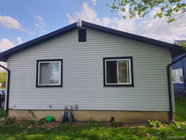 1353 E Decamp Street, Burton, MI 48529