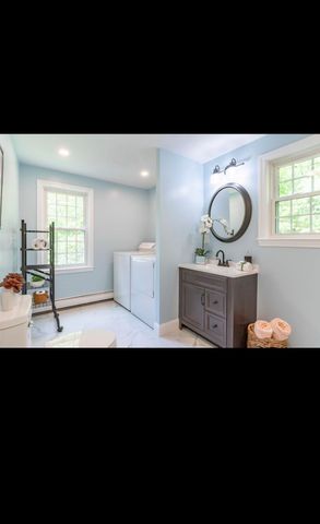 10 Oriole Road, Windham, NH 03087