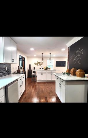 10 Oriole Road, Windham, NH 03087
