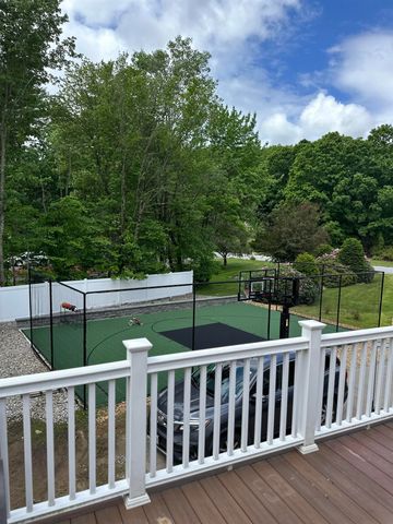 10 Oriole Road, Windham, NH 03087