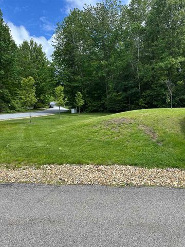 10 Oriole Road, Windham, NH 03087