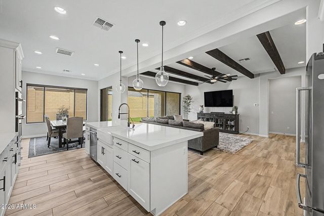 8018 E JAEGER Street, Mesa, AZ 85207