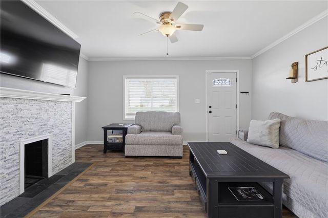 1605 4th St, Patterson Twp, PA 15010