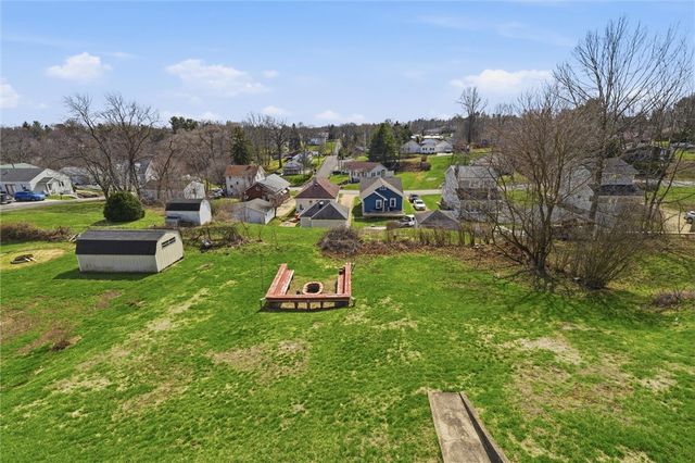 1605 4th St, Patterson Twp, PA 15010