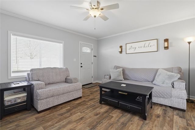 1605 4th St, Patterson Twp, PA 15010