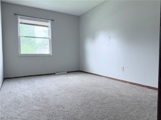 1750 Oneida Avenue, Cuyahoga Falls, OH 44221