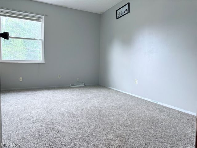 1750 Oneida Avenue, Cuyahoga Falls, OH 44221