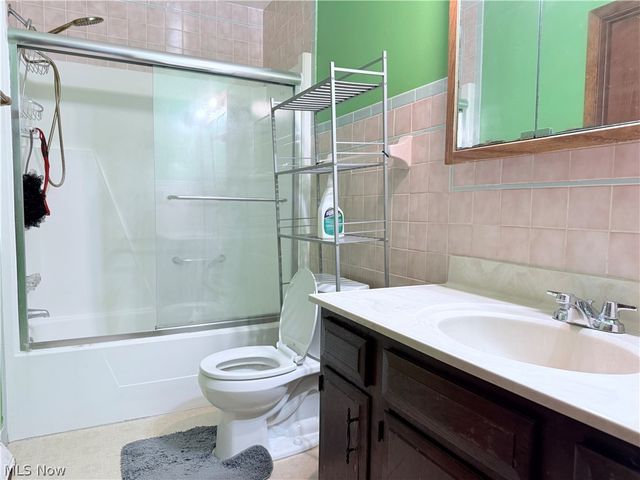 1750 Oneida Avenue, Cuyahoga Falls, OH 44221