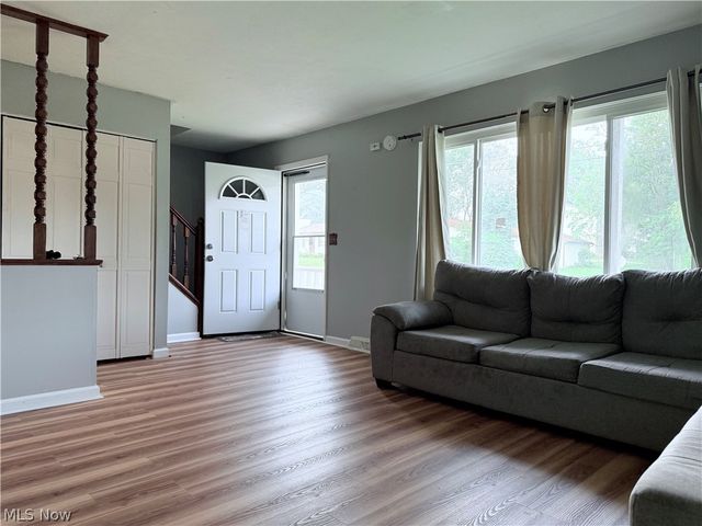 1750 Oneida Avenue, Cuyahoga Falls, OH 44221