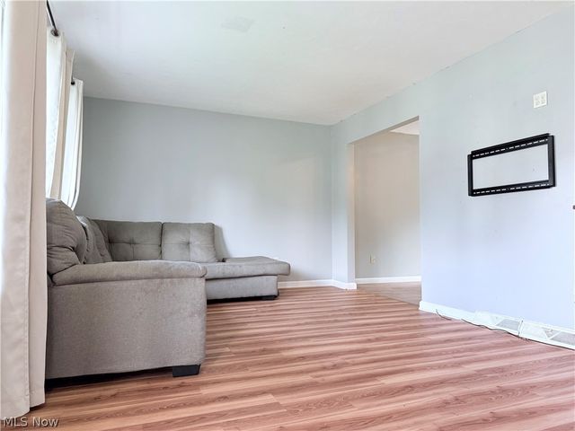 1750 Oneida Avenue, Cuyahoga Falls, OH 44221