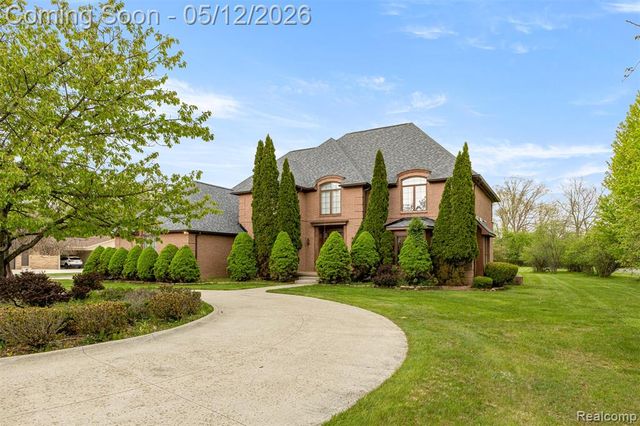 30060 Bristol Lane, Bingham Farms, MI 48025