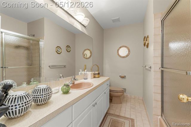 30060 Bristol Lane, Bingham Farms, MI 48025