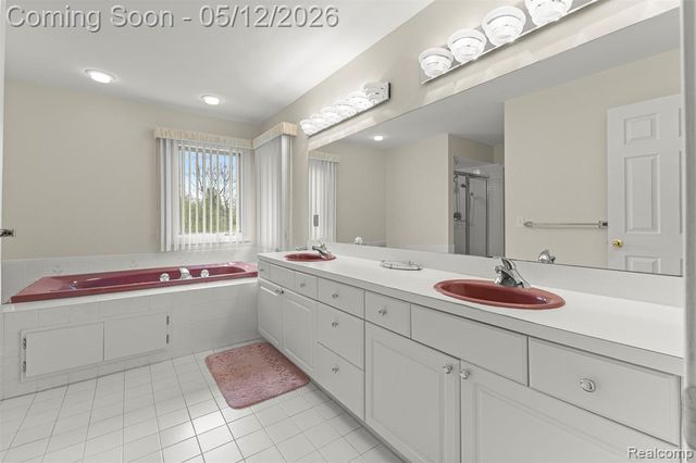 30060 Bristol Lane, Bingham Farms, MI 48025