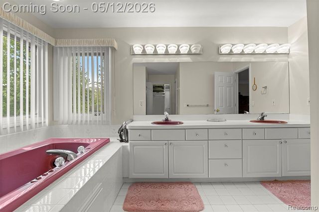 30060 Bristol Lane, Bingham Farms, MI 48025