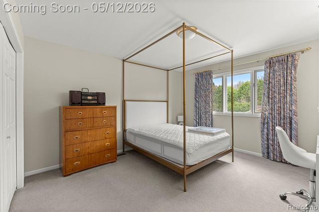 30060 Bristol Lane, Bingham Farms, MI 48025