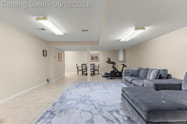 30060 Bristol Lane, Bingham Farms, MI 48025