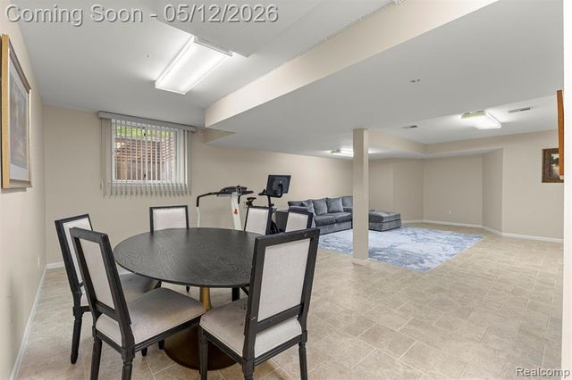 30060 Bristol Lane, Bingham Farms, MI 48025