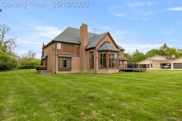 30060 Bristol Lane, Bingham Farms, MI 48025