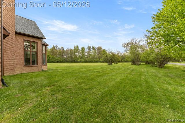 30060 Bristol Lane, Bingham Farms, MI 48025