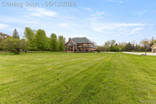 30060 Bristol Lane, Bingham Farms, MI 48025