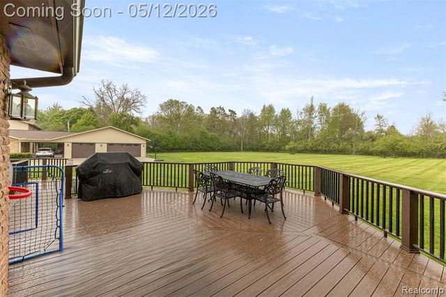 30060 Bristol Lane, Bingham Farms, MI 48025