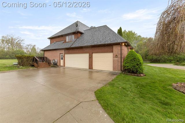 30060 Bristol Lane, Bingham Farms, MI 48025