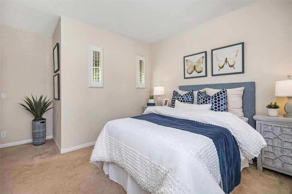 Image 19 of property listing at 33 Flowerbud, Irvine, CA 92603