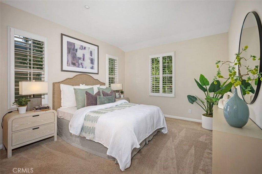 Image 22 of property listing at 33 Flowerbud, Irvine, CA 92603