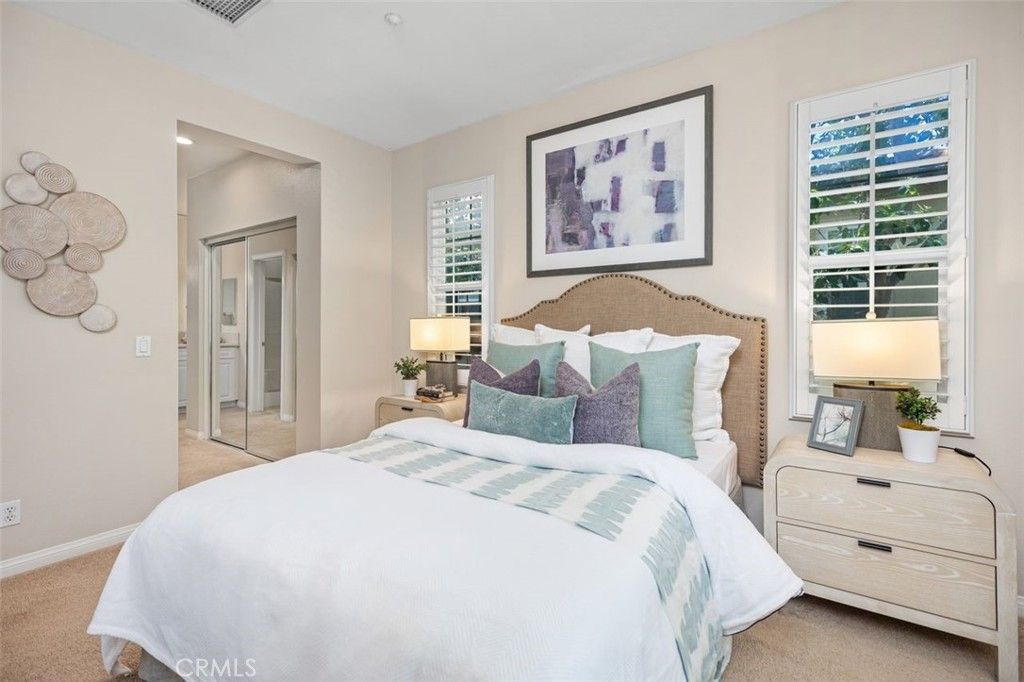 Image 23 of property listing at 33 Flowerbud, Irvine, CA 92603