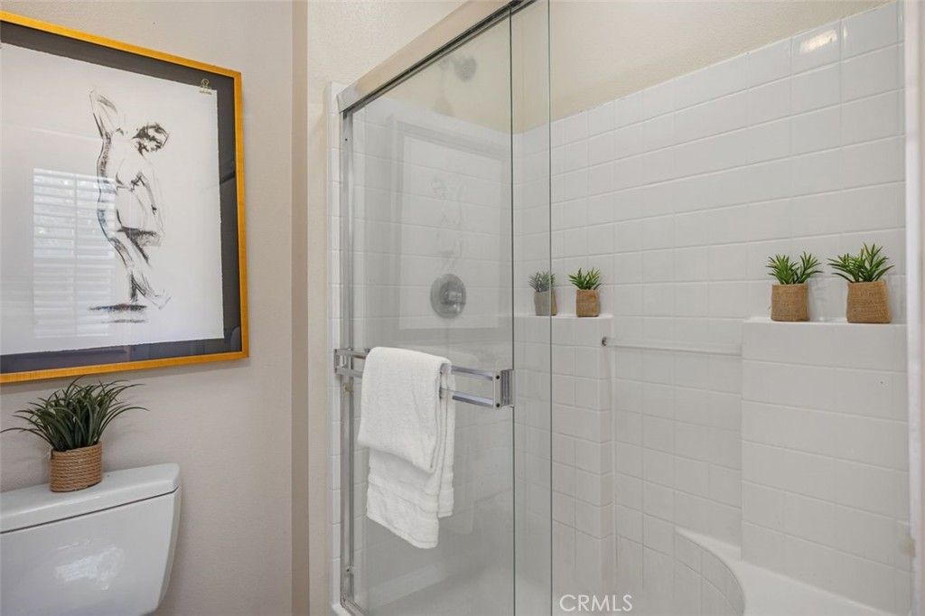 Image 26 of property listing at 33 Flowerbud, Irvine, CA 92603