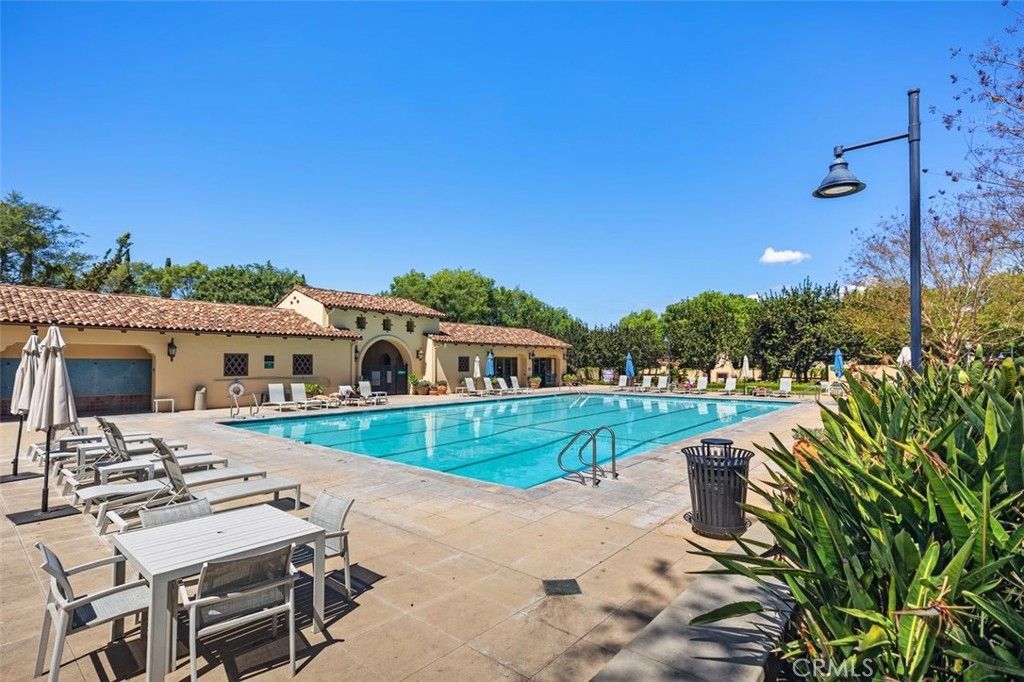 Image 35 of property listing at 33 Flowerbud, Irvine, CA 92603