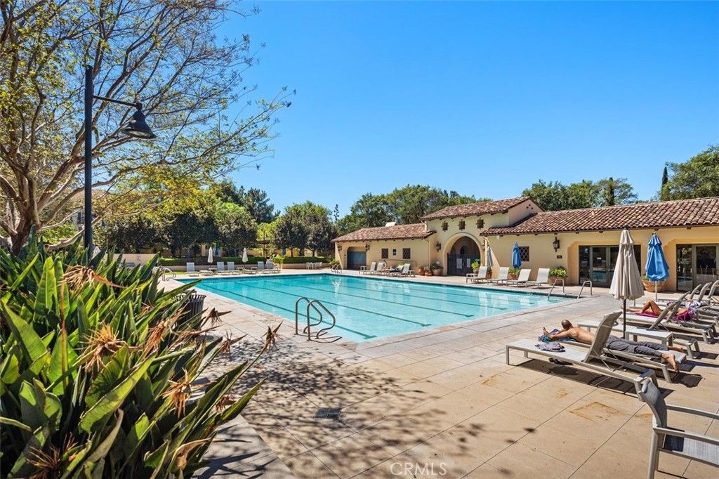 Image 37 of property listing at 33 Flowerbud, Irvine, CA 92603