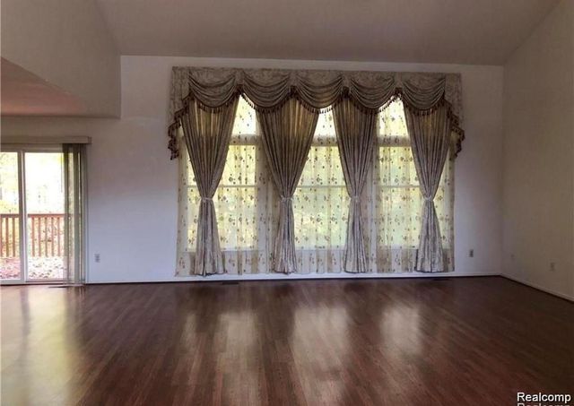 3219 Featherstone Court, Ann Arbor, MI 48105