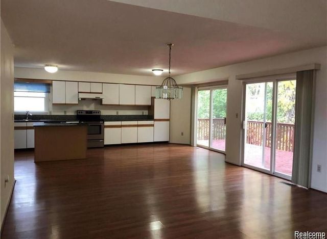 3219 Featherstone Court, Ann Arbor, MI 48105