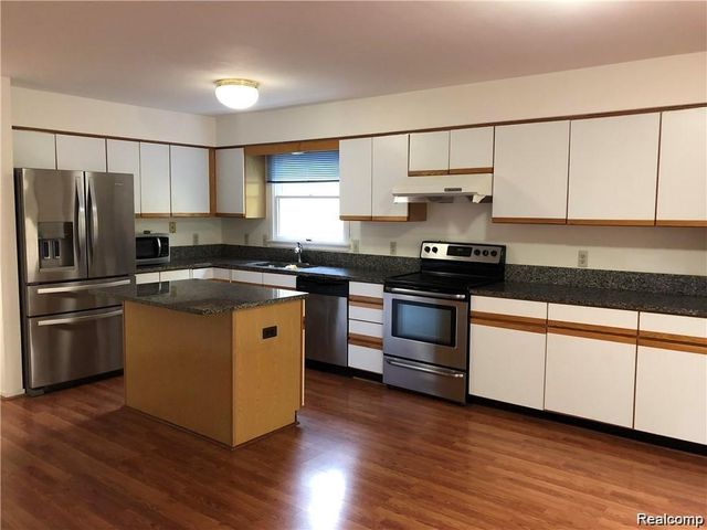 3219 Featherstone Court, Ann Arbor, MI 48105