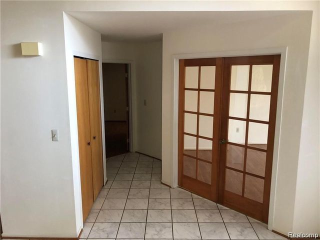 3219 Featherstone Court, Ann Arbor, MI 48105