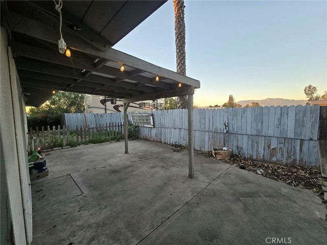607 6th, Norco, CA 92860