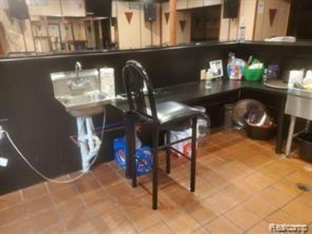 7455 Fenkell Street, Detroit, MI 48238