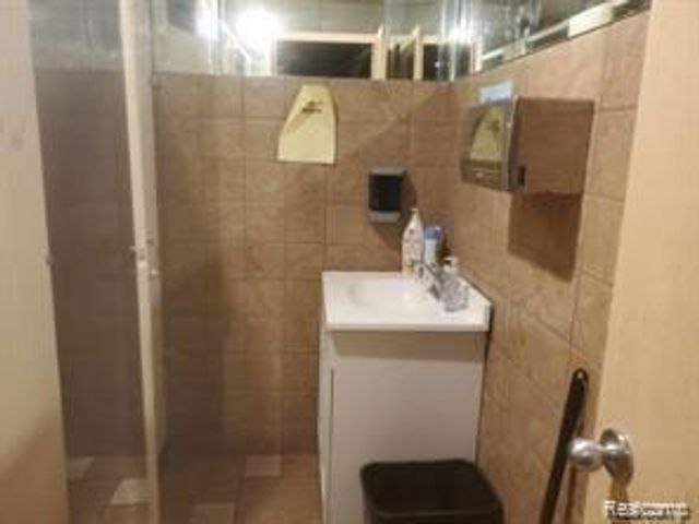 7455 Fenkell Street, Detroit, MI 48238