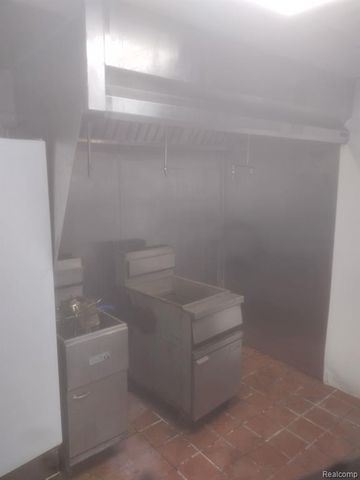 7455 Fenkell Street, Detroit, MI 48238