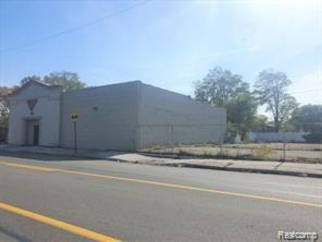7455 Fenkell Street, Detroit, MI 48238