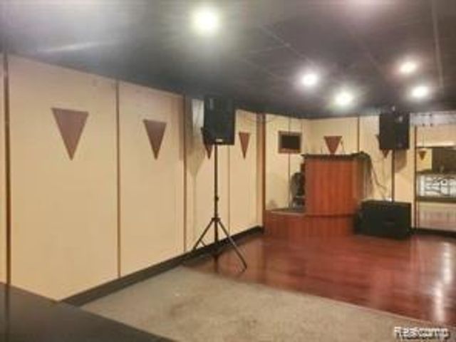 7455 Fenkell Street, Detroit, MI 48238