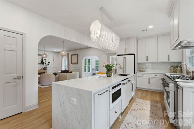 2823 Wickersham Road, Charlotte, NC 28211