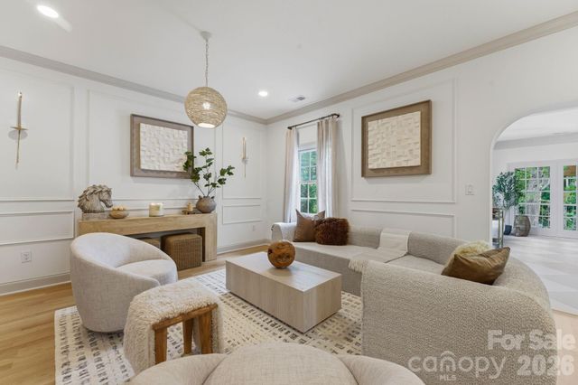 2823 Wickersham Road, Charlotte, NC 28211
