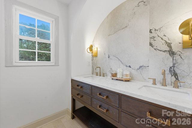 2823 Wickersham Road, Charlotte, NC 28211