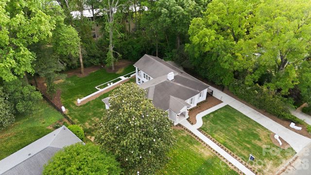 2823 Wickersham Road, Charlotte, NC 28211