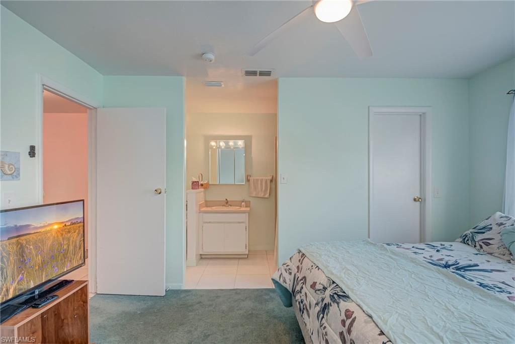 Image 14 of property listing at 1005 SW 48th TER # 2, Cape Coral, FL 33914