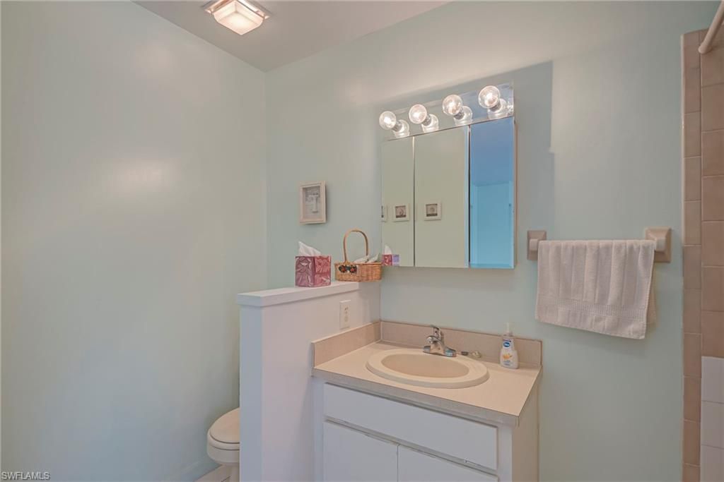 Image 15 of property listing at 1005 SW 48th TER # 2, Cape Coral, FL 33914