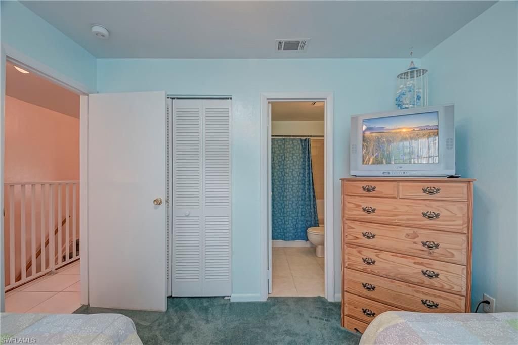 Image 19 of property listing at 1005 SW 48th TER # 2, Cape Coral, FL 33914